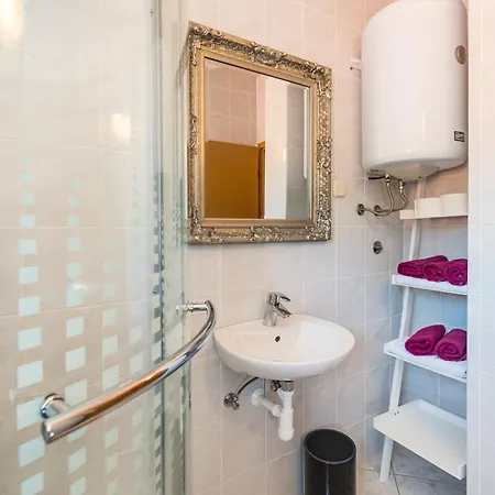 Kod Lovrica Apartment