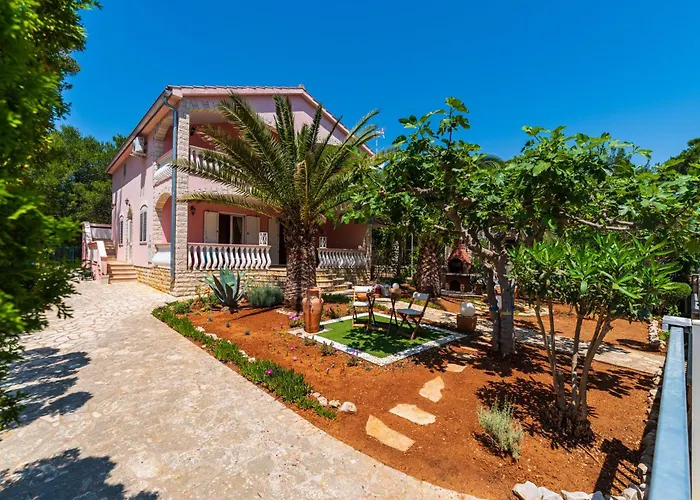 Kod Lovrica アパート